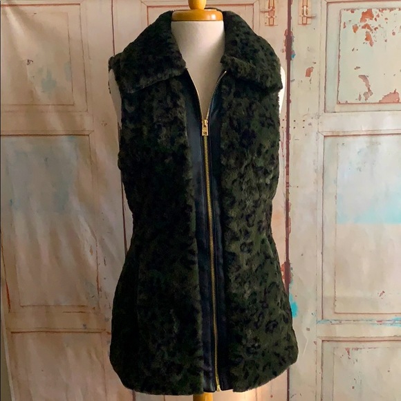 Andrew Marc Jackets & Blazers - 🆕 MARC NEW YORK Faux Fur Vest